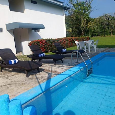 Hotel Los Leones Palenque Exteriör bild