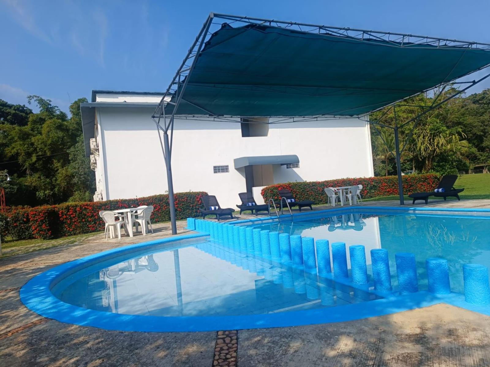 Hotel Los Leones Palenque Exteriör bild